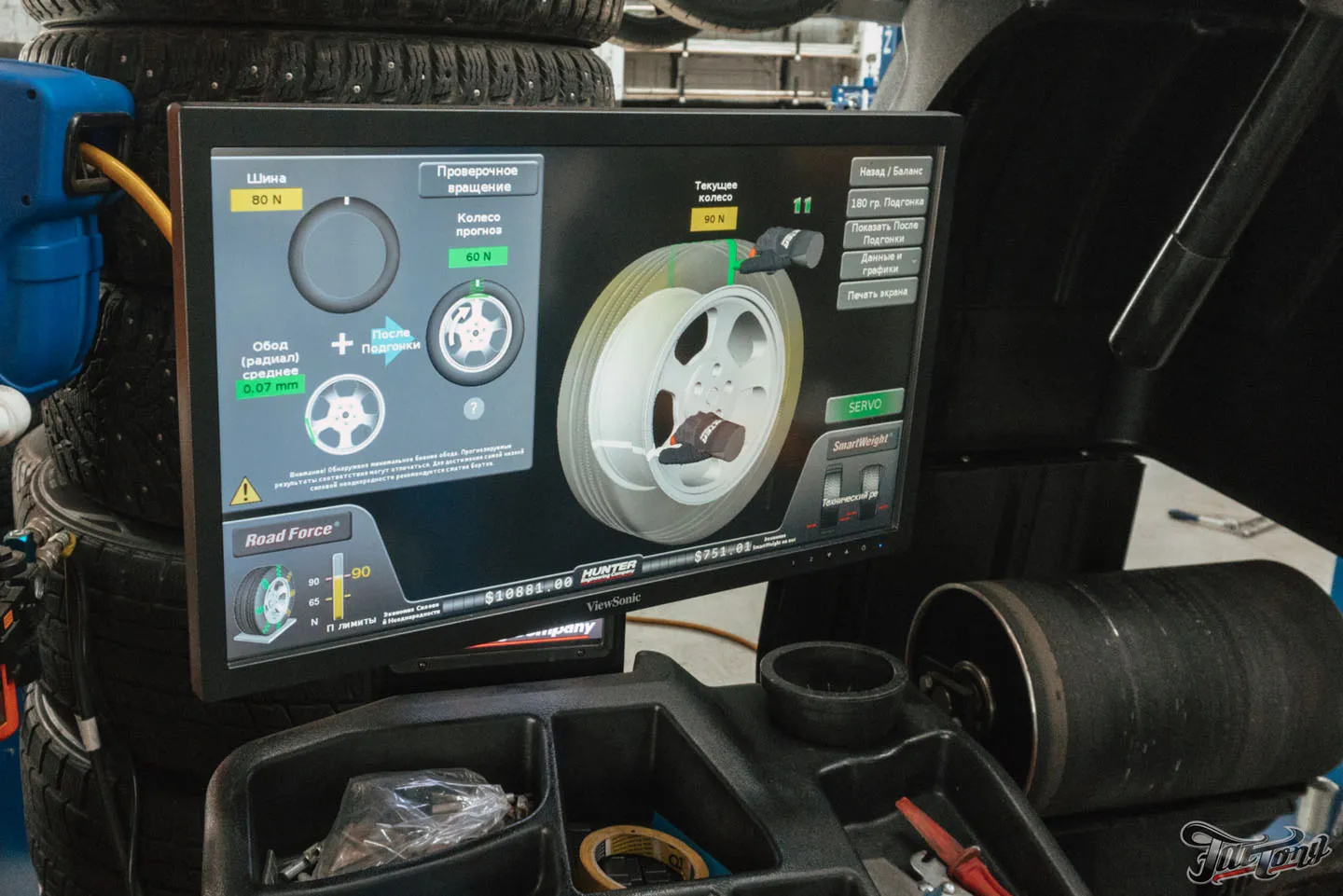 Фирменный Шиномонтаж на вибростенде на стендах Hunter для Porsche Panamera GTS: ПОСПОРИЛИ С ГОСТЕМ!